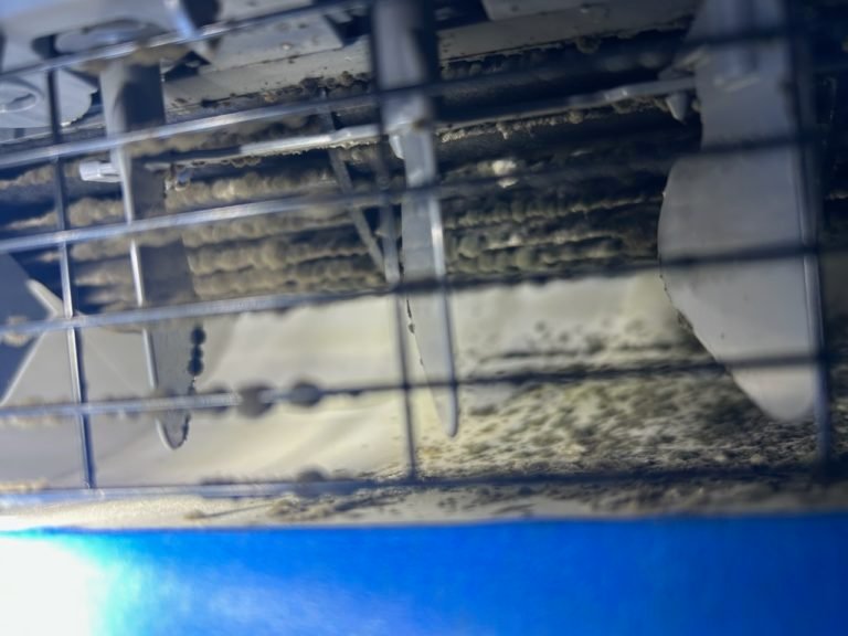 Klíma mókuskerék tisztítás előtte — szennyezett ventillátor