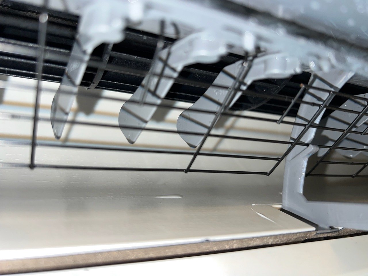 Klíma lamella tisztítás utána — tiszta hőcserélő